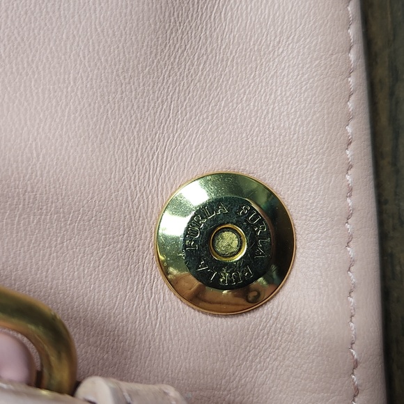 Furla Pink Leather Purse 👛 Free Shipping until 10 PM Eastern 8/823 👛 - Picture 3 of 9